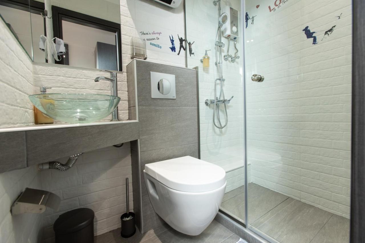 Downtown Luxury Boutique Suites : The Yellow Suite Salonic Exterior foto