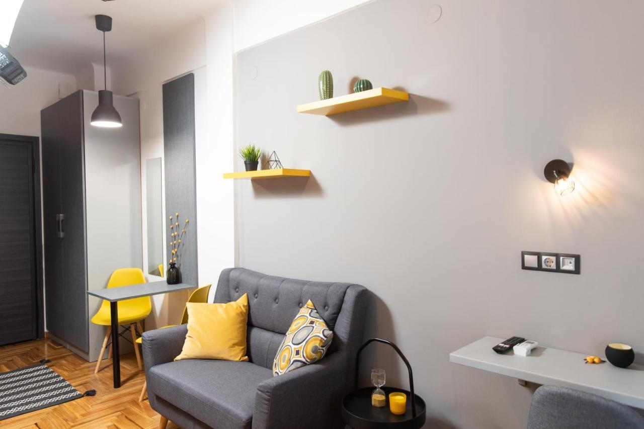 Downtown Luxury Boutique Suites : The Yellow Suite Salonic Exterior foto